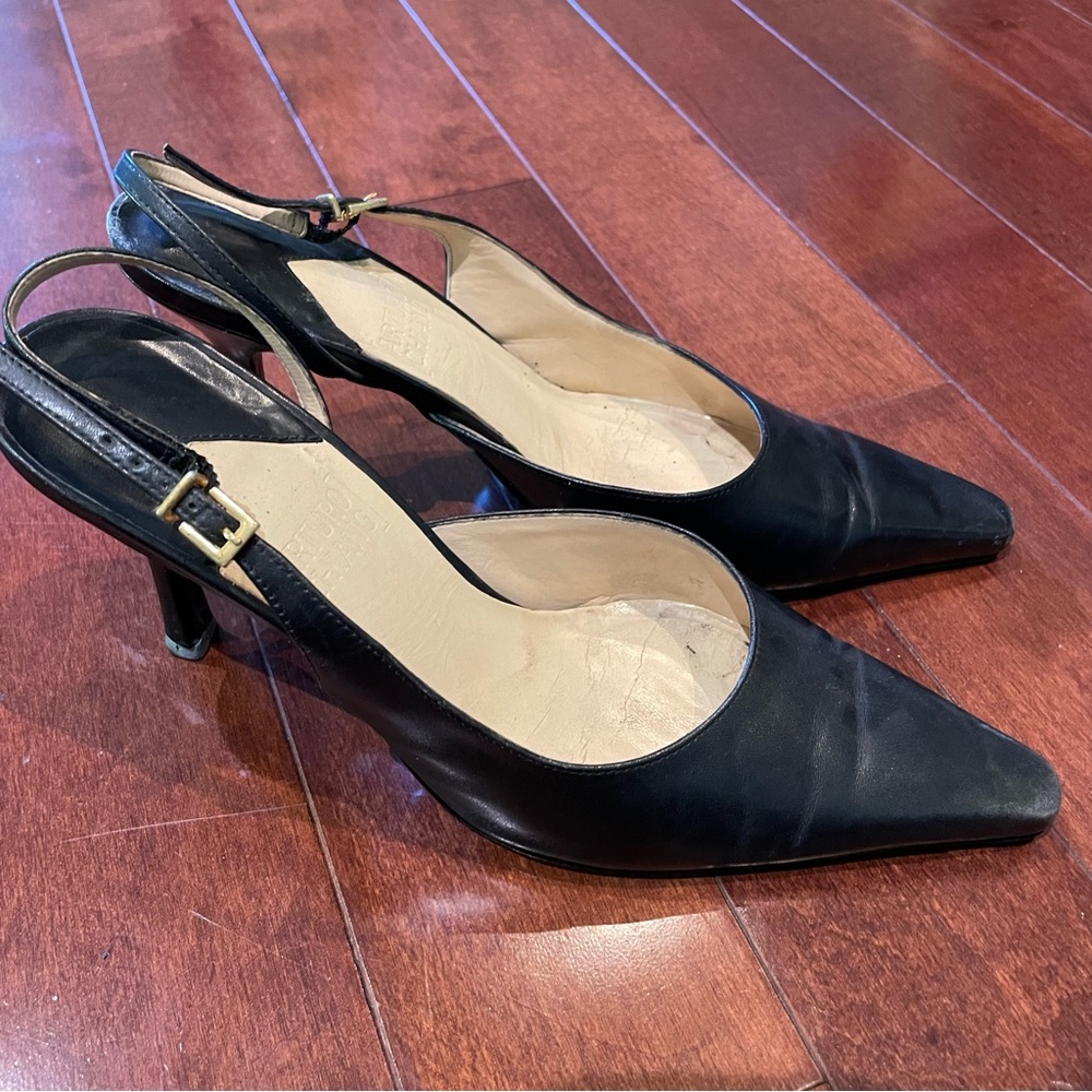 Vintage Arturo Chiang Sling Back shells in Black, Size 7